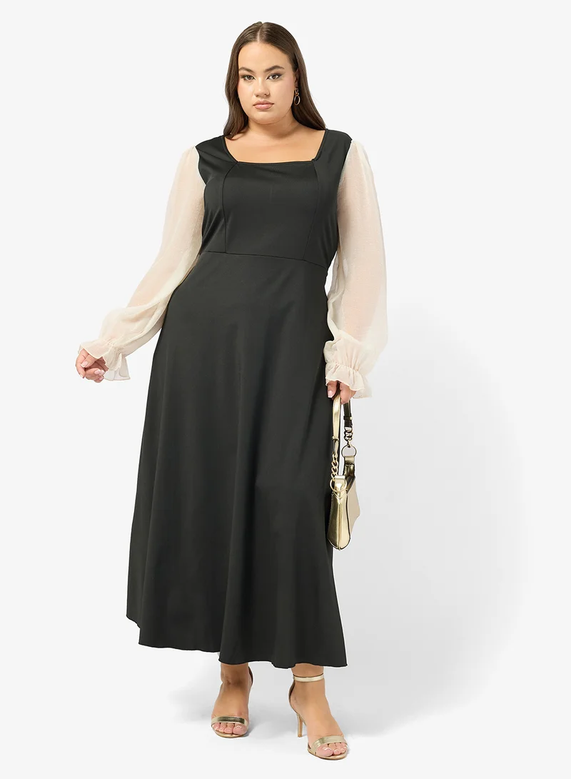 جينجر بلس فستان بياقة مربعة وأكمام شبكية بتصميم -